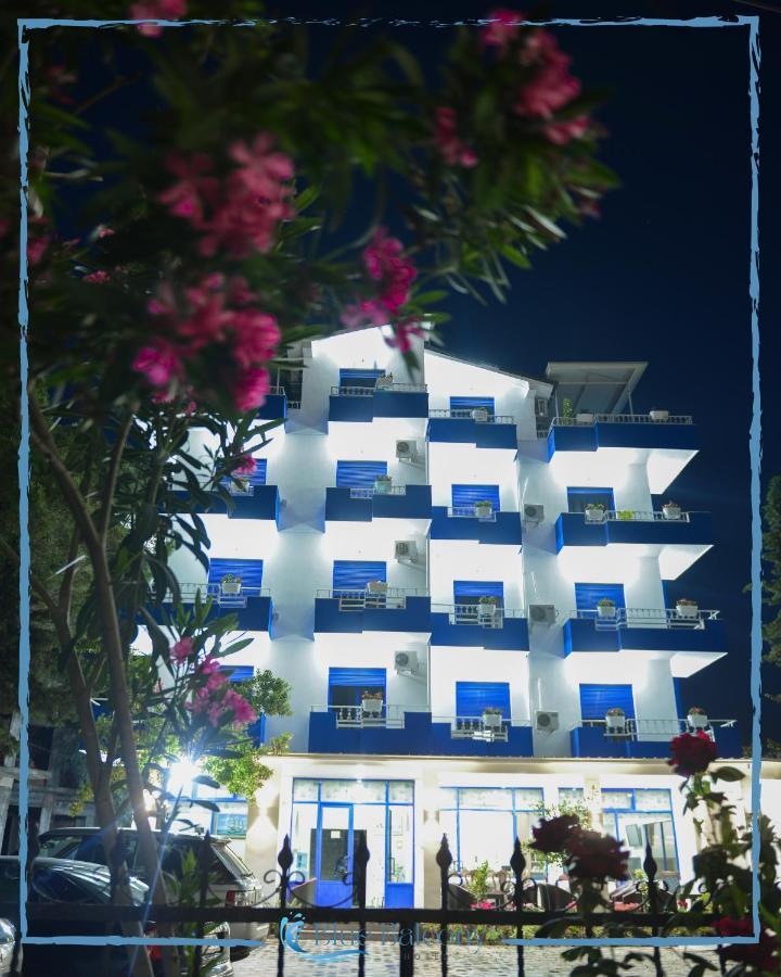 Blue Balcony Hotel Golem  Bagian luar foto