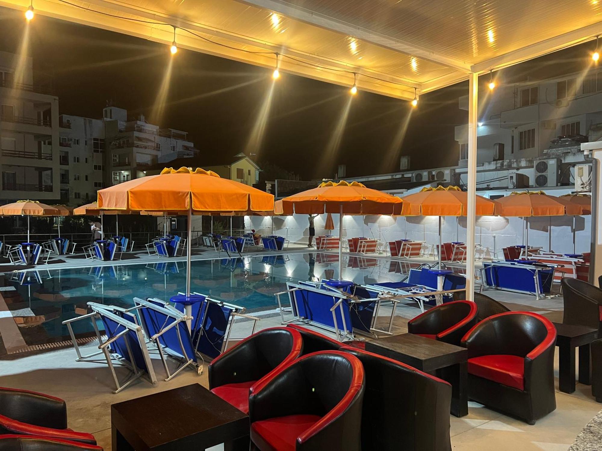 Blue Balcony Hotel Golem  Bagian luar foto