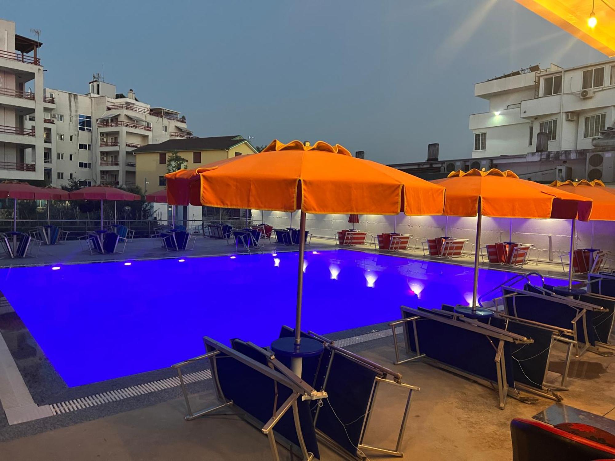 Blue Balcony Hotel Golem  Bagian luar foto