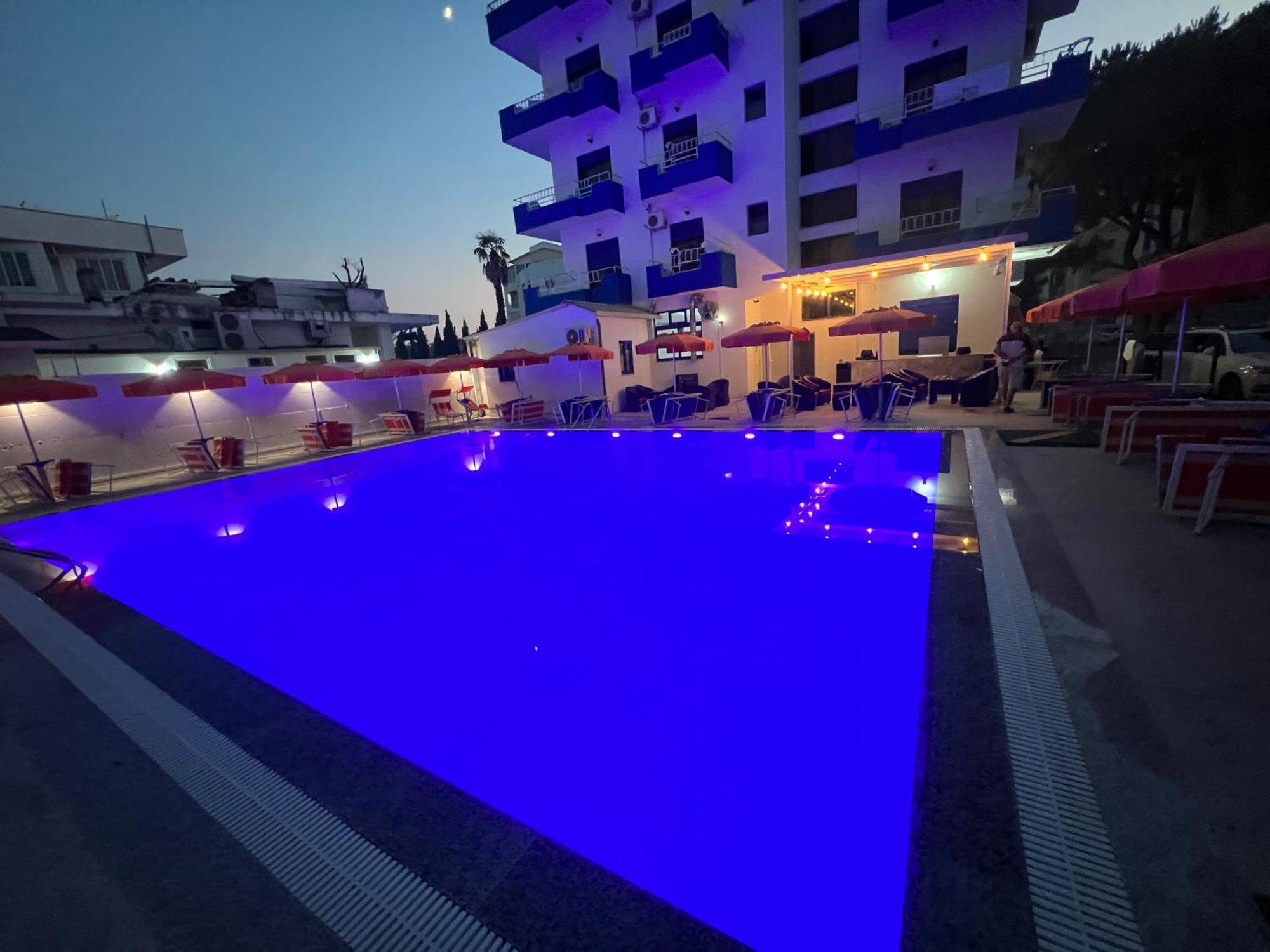 Blue Balcony Hotel Golem  Bagian luar foto